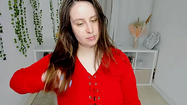 Lattea online show from June 21, 12:30 pm