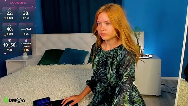 Eva  Lewis online show from September 29, 12:05 am