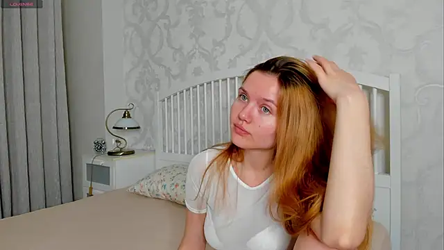 Eva  Lewis online show from June 5, 6:52 am
