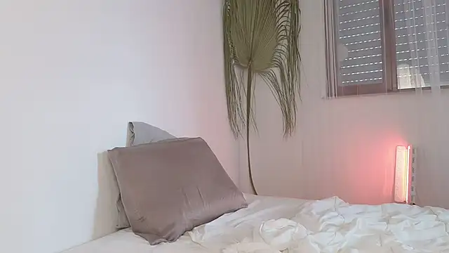 my lina online show from November 3, 9:10 am