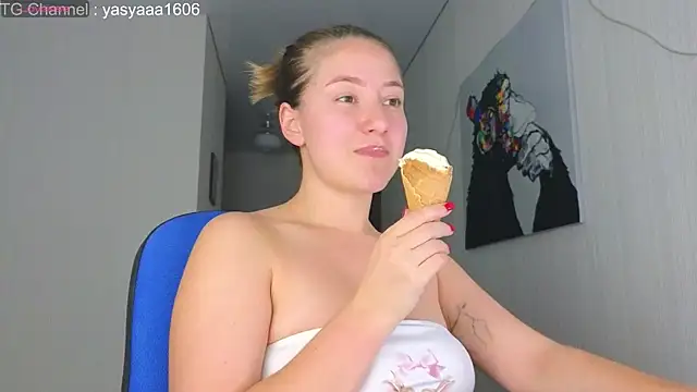 Yassyaaa online show from May 11, 7:22 pm