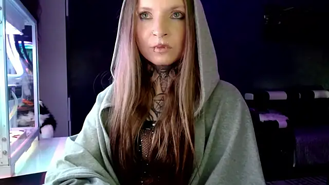 Snapshot of InesGold chatting on February 27, 10:15 am InesGold online show from February 27, 10:15 am