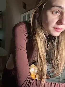 Snapshot of GraceTorrez chatting on February 4, 1:27 pm GraceTorrez online show from February 4, 1:27 pm