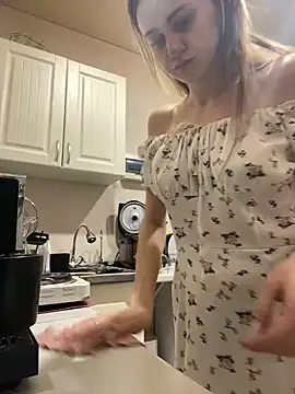 Snapshot of GraceTorrez chatting on February 6, 7:45 am GraceTorrez online show from February 6, 7:45 am