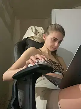 Snapshot of GraceTorrez chatting on February 6, 6:56 pm GraceTorrez online show from February 6, 6:56 pm