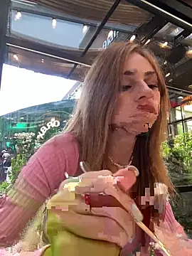 Snapshot of GraceTorrez chatting on September 9, 3:33 pm GraceTorrez online show from September 9, 3:33 pm