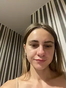 Snapshot of GraceTorrez chatting on October 7, 3:42 pm GraceTorrez online show from October 7, 3:42 pm