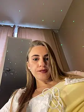 Snapshot of GraceTorrez chatting on October 15, 4:45 am GraceTorrez online show from October 15, 4:45 am