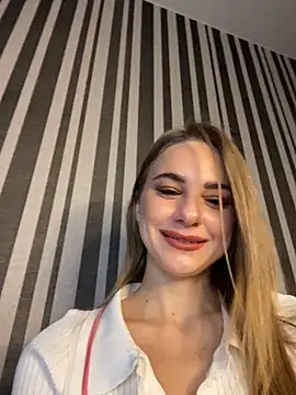 Snapshot of GraceTorrez chatting on October 21, 5:08 am GraceTorrez online show from October 21, 5:08 am