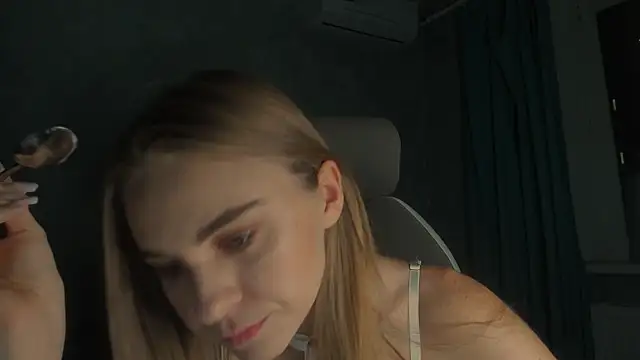 Snapshot of GraceTorrez chatting on December 2, 4:46 pm GraceTorrez online show from December 2, 4:46 pm