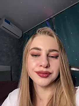 Snapshot of GraceTorrez chatting on December 15, 7:51 pm GraceTorrez online show from December 15, 7:51 pm