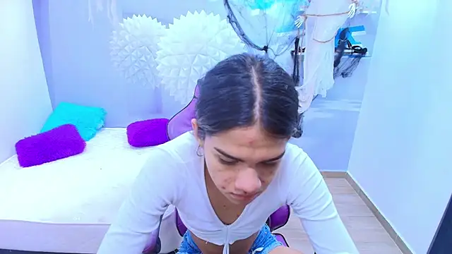 Snapshot of DEMI_LEED chatting on October 31, 12:28 pm DEMI LEED online show from October 31, 12:28 pm