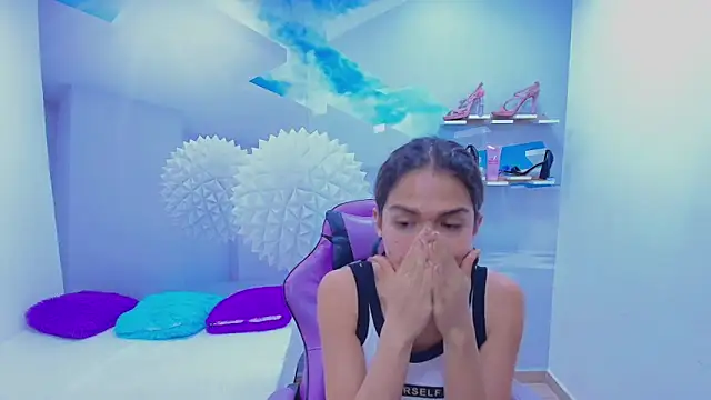 Snapshot of DEMI_LEED chatting on November 12, 12:05 pm DEMI LEED online show from November 12, 12:05 pm