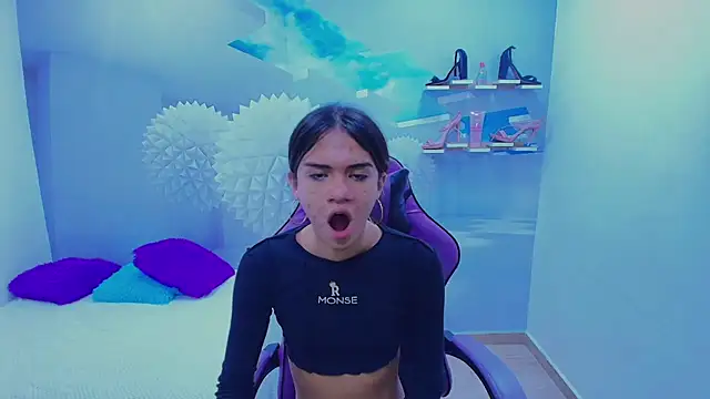 Snapshot of DEMI_LEED chatting on November 15, 12:34 pm DEMI LEED online show from November 15, 12:34 pm