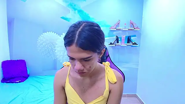 Snapshot of DEMI_LEED chatting on December 15, 2:10 pm DEMI LEED online show from December 15, 2:10 pm