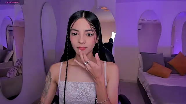 HannahJamesX online show from November 1, 7:16 pm