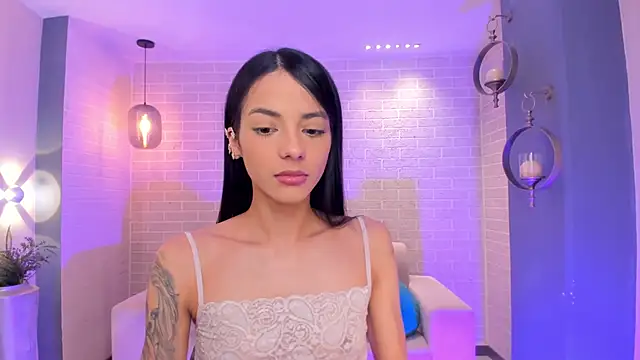 HannahJamesX online show from February 20, 1:11 pm