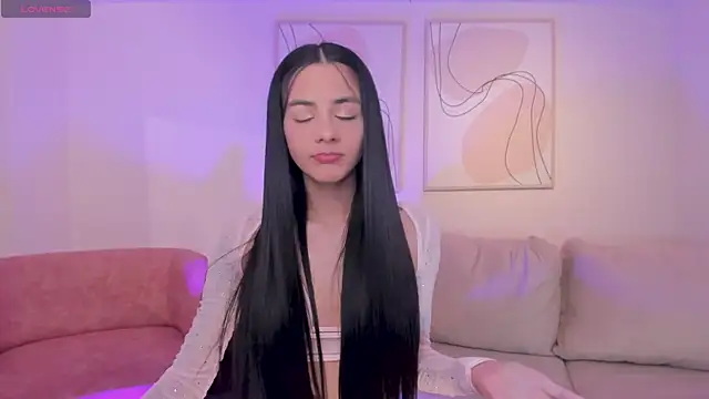 HannahJamesX online show from April 2, 1:09 pm