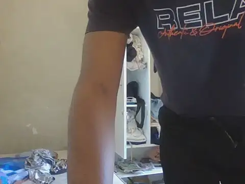 Snapshot of Thibotough chatting on November 7, 9:42 am Thibotough online show from November 7, 9:42 am