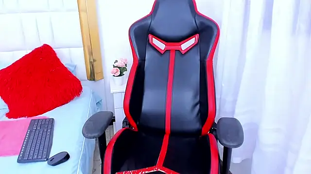 MadelineJackson online show from January 18, 4:59 am