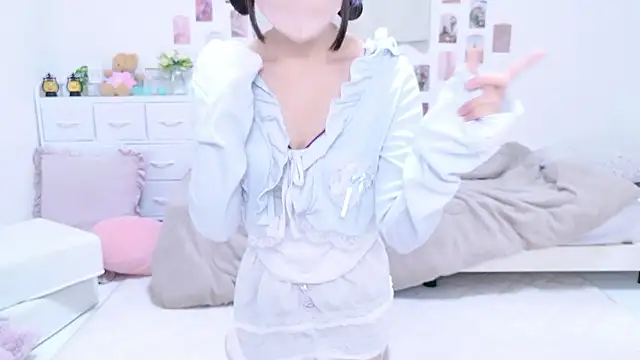 Snapshot of x-naru-x chatting on December 2, 1:39 pm x-naru-x online show from December 2, 1:39 pm