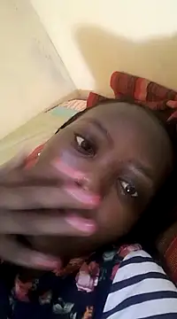 Snapshot of Pretty_Shall chatting on February 19, 1:17 pm Pretty Shall online show from February 19, 1:17 pm