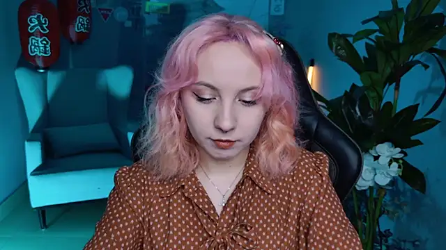 Snapshot of JasmineMilko chatting on January 16, 5:11 am JasmineMilko online show from January 16, 5:11 am