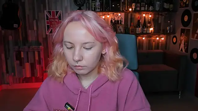 Snapshot of JasmineMilko chatting on January 22, 5:05 am JasmineMilko online show from January 22, 5:05 am