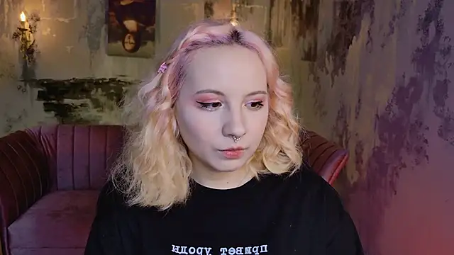 Snapshot of JasmineMilko chatting on February 3, 5:07 am JasmineMilko online show from February 3, 5:07 am