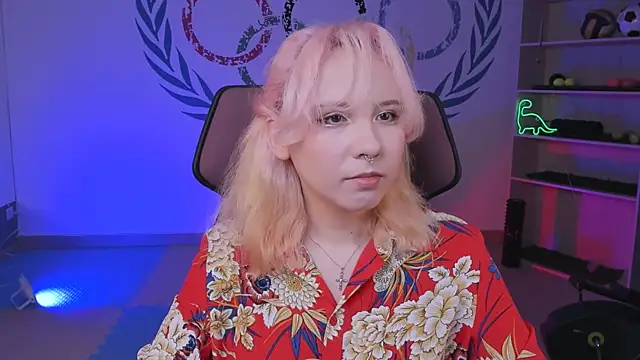 Snapshot of JasmineMilko chatting on February 6, 5:14 am JasmineMilko online show from February 6, 5:14 am