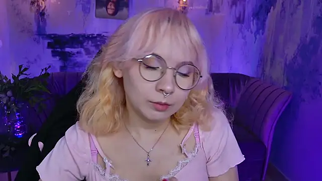 Snapshot of JasmineMilko chatting on February 12, 5:05 am JasmineMilko online show from February 12, 5:05 am