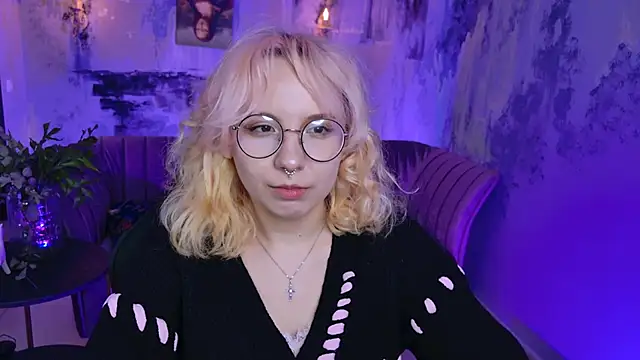 Snapshot of JasmineMilko chatting on February 12, 11:07 am JasmineMilko online show from February 12, 11:07 am