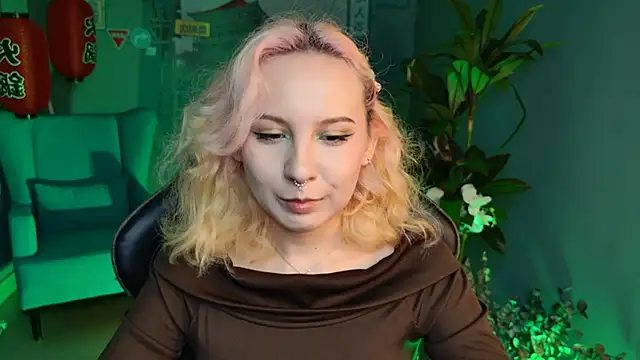 Snapshot of JasmineMilko chatting on February 13, 5:16 am JasmineMilko online show from February 13, 5:16 am