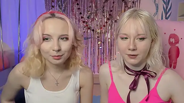 Snapshot of JasmineMilko chatting on February 14, 3:05 pm JasmineMilko online show from February 14, 3:05 pm