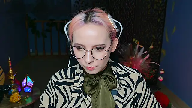 Snapshot of JasmineMilko chatting on February 21, 8:07 am JasmineMilko online show from February 21, 8:07 am