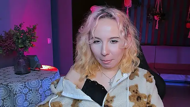 Snapshot of JasmineMilko chatting on February 23, 2:14 pm JasmineMilko online show from February 23, 2:14 pm