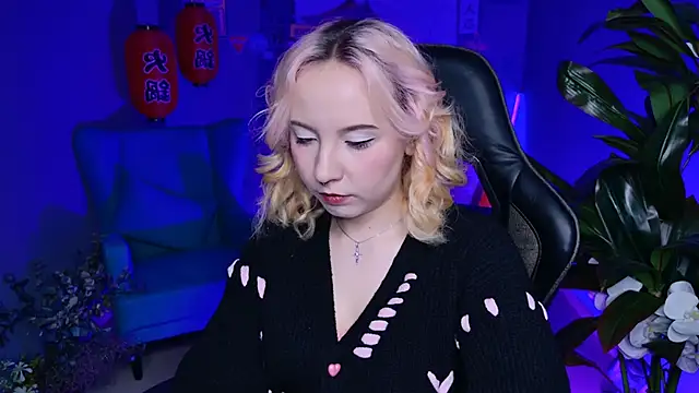 Snapshot of JasmineMilko chatting on March 4, 5:11 am JasmineMilko online show from March 4, 5:11 am