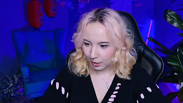 Snapshot of JasmineMilko chatting on March 4, 11:19 am JasmineMilko online show from March 4, 11:19 am