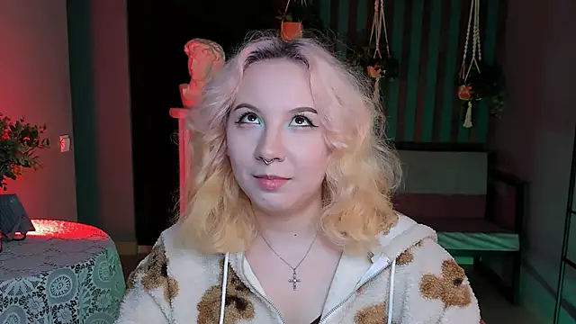 Snapshot of JasmineMilko chatting on March 5, 5:07 am JasmineMilko online show from March 5, 5:07 am