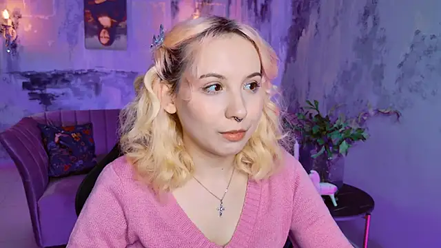 Snapshot of JasmineMilko chatting on March 6, 8:08 am JasmineMilko online show from March 6, 8:08 am