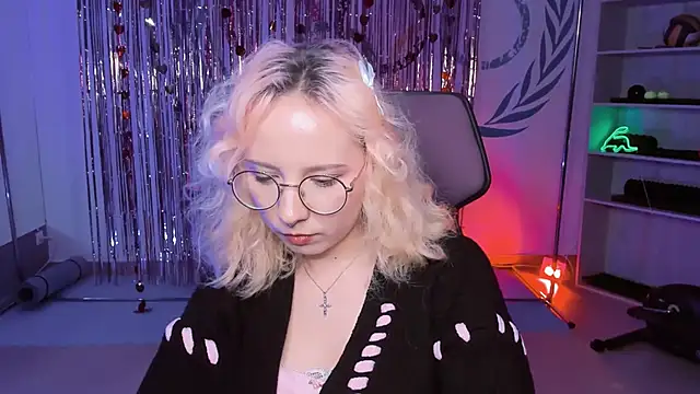 Snapshot of JasmineMilko chatting on March 12, 12:36 pm JasmineMilko online show from March 12, 12:36 pm