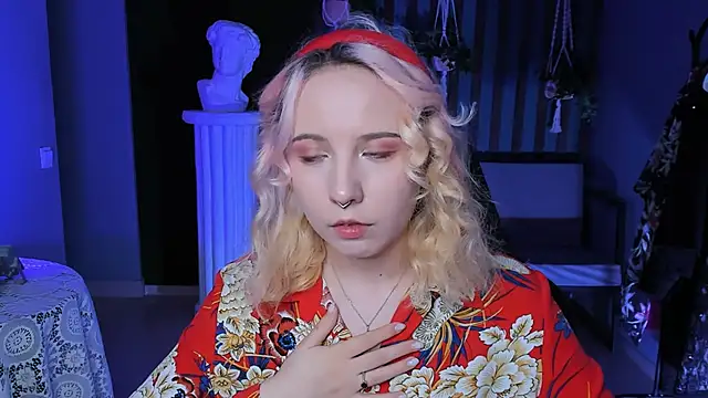 Snapshot of JasmineMilko chatting on March 20, 8:09 am JasmineMilko online show from March 20, 8:09 am