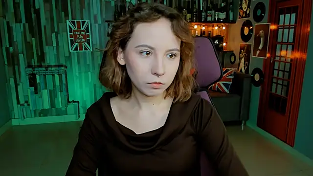 Snapshot of JasmineMilko chatting on November 6, 5:08 am JasmineMilko online show from November 6, 5:08 am