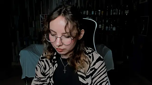 Snapshot of JasmineMilko chatting on May 23, 5:12 am JasmineMilko online show from May 23, 5:12 am