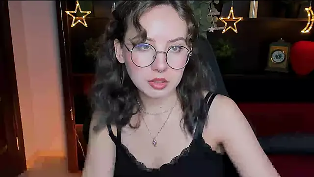 Snapshot of JasmineMilko chatting on June 6, 5:01 am JasmineMilko online show from June 6, 5:01 am