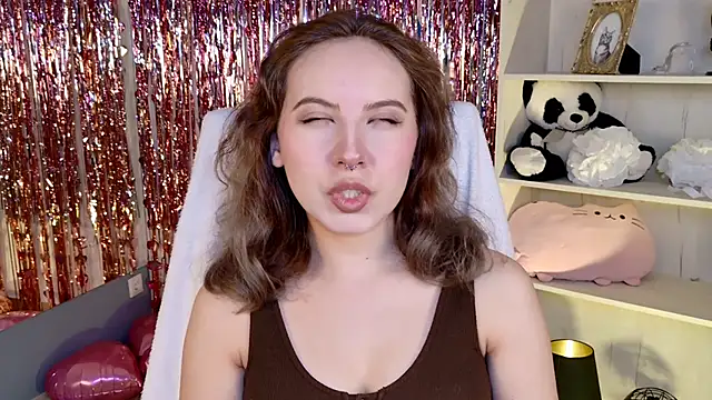 Snapshot of JasmineMilko chatting on June 8, 5:08 am JasmineMilko online show from June 8, 5:08 am