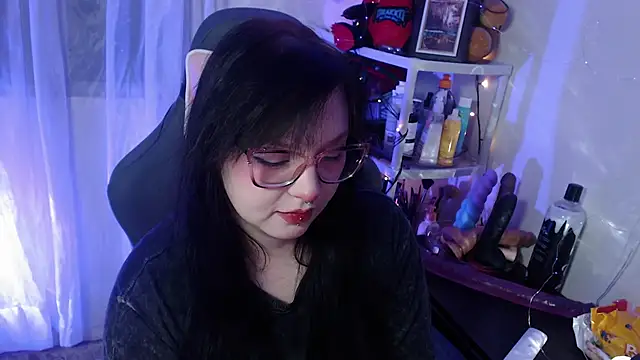 LiloMoon69 online show from February 2, 4:37 am