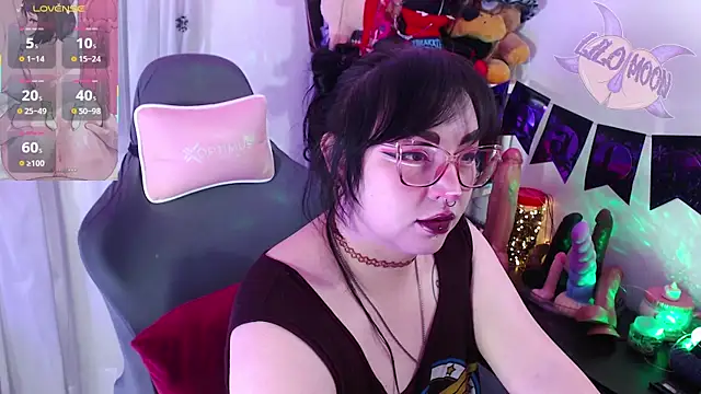 LiloMoon69 online show from October 22, 1:55 pm