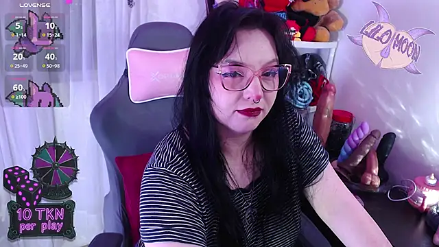 LiloMoon69 online show from November 12, 1:22 pm