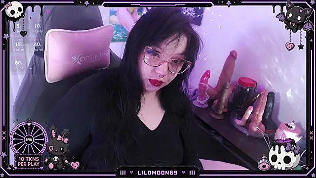 LiloMoon69 online show from June 13, 7:06 am